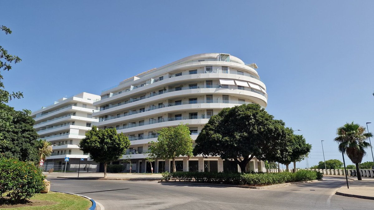 3 Bed Middle Floor Apartment in Nueva Andalucía