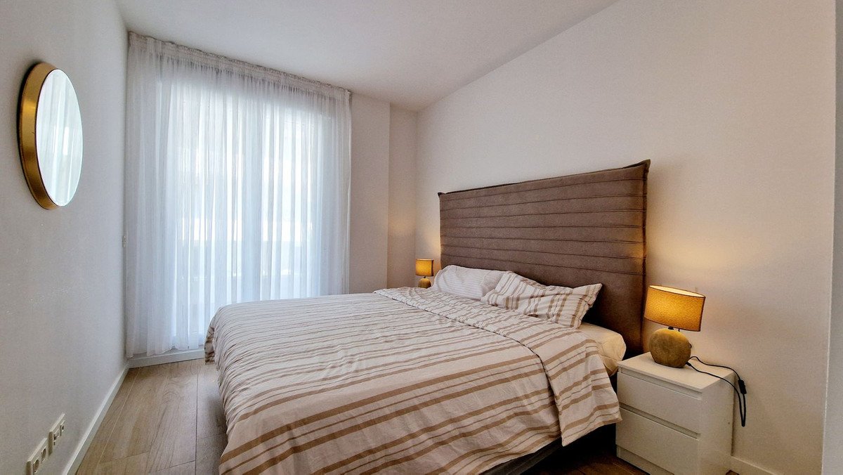 3 Bed Middle Floor Apartment in Nueva Andalucía