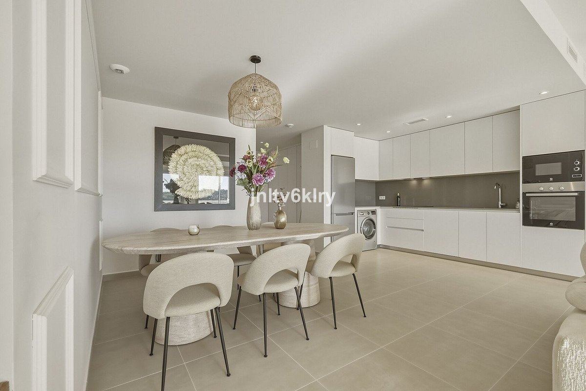 3 Bed Middle Floor Apartment in Cancelada