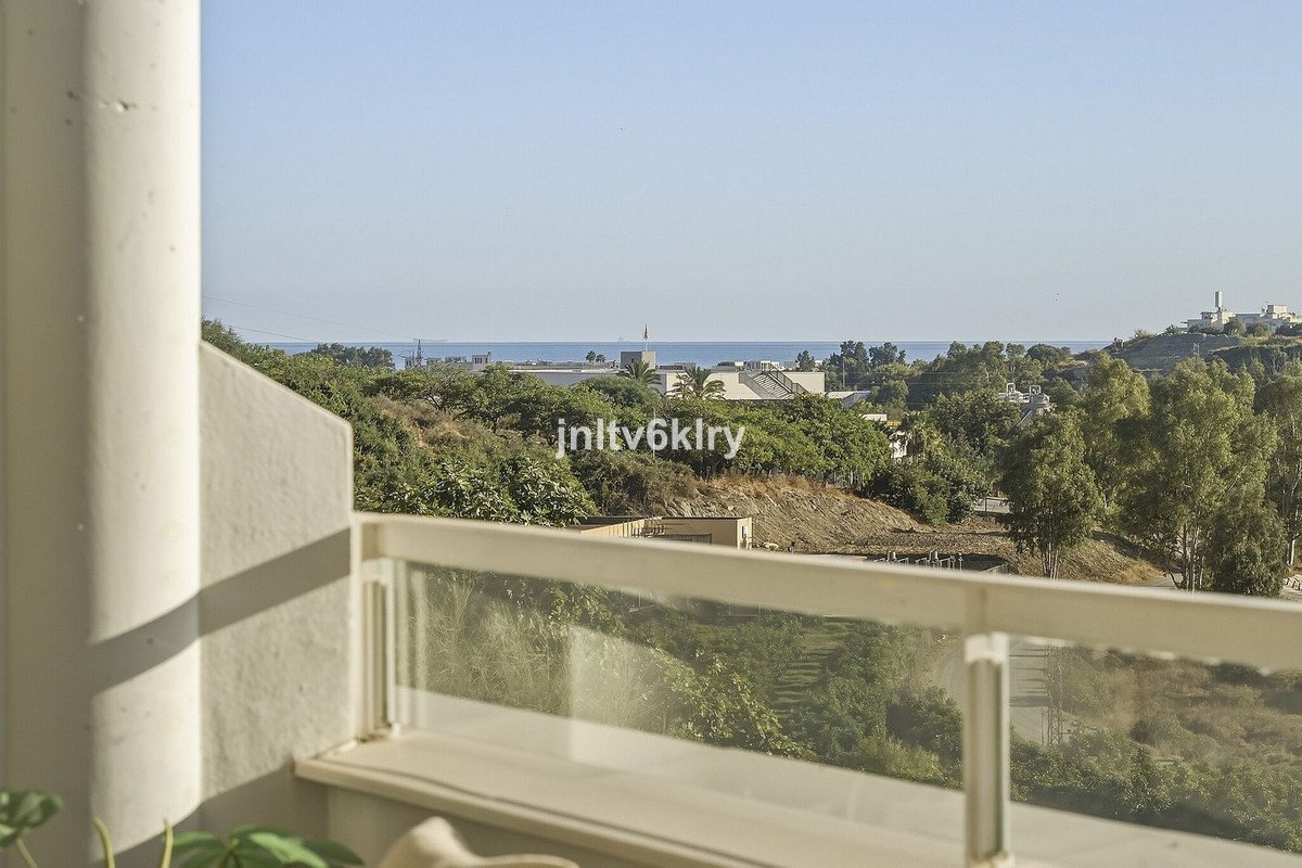 3 Bed Middle Floor Apartment in Cancelada