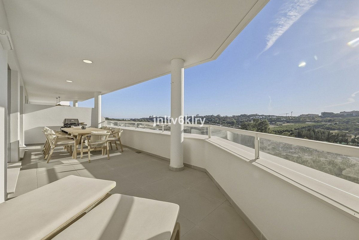 3 Bed Middle Floor Apartment in Cancelada