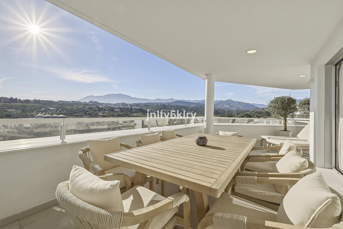3 Bed Middle Floor Apartment in Cancelada