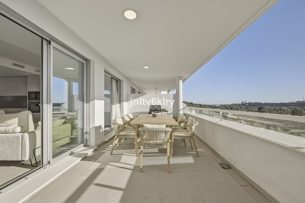 3 Bed Middle Floor Apartment in Cancelada
