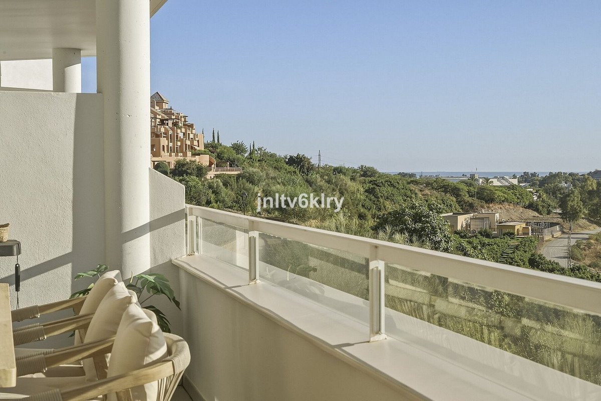 3 Bed Middle Floor Apartment in Cancelada