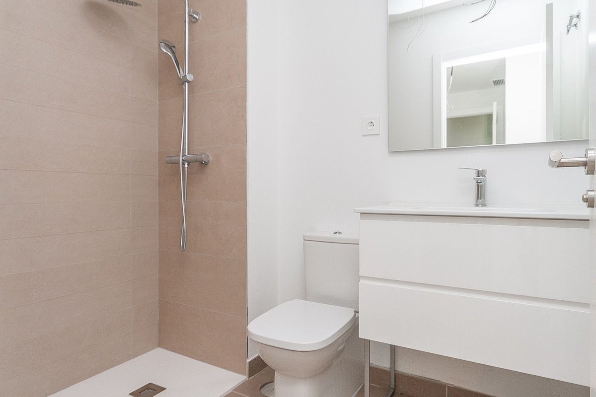 3 Bed Middle Floor Apartment in El Chaparral