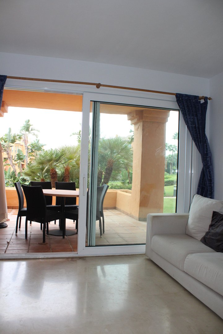 2 Bed Ground Floor Apartment in La Duquesa