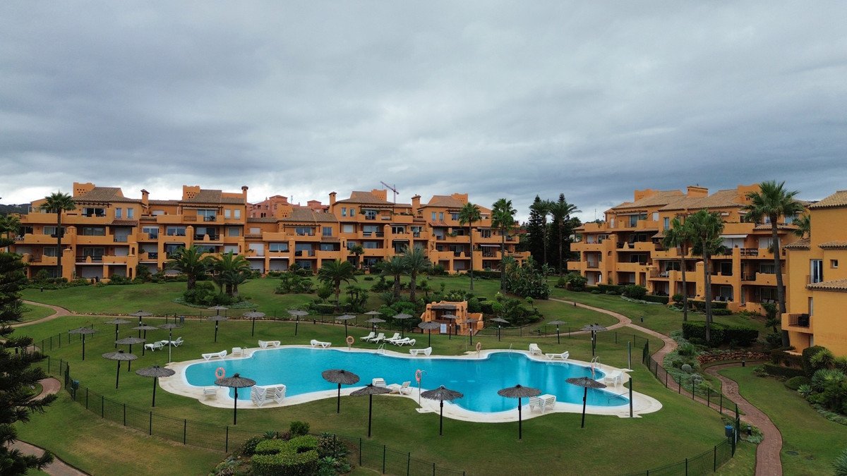 2 Bed Ground Floor Apartment in La Duquesa