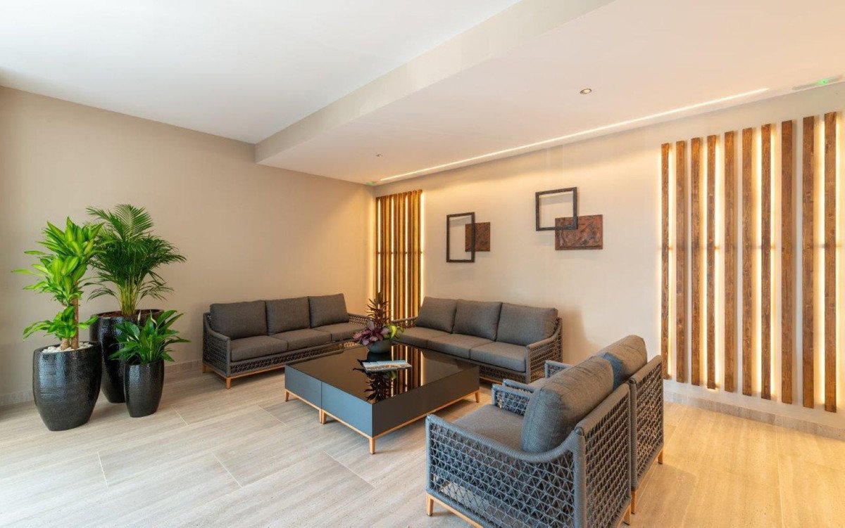 3 Bed Middle Floor Apartment in Nueva Andalucía