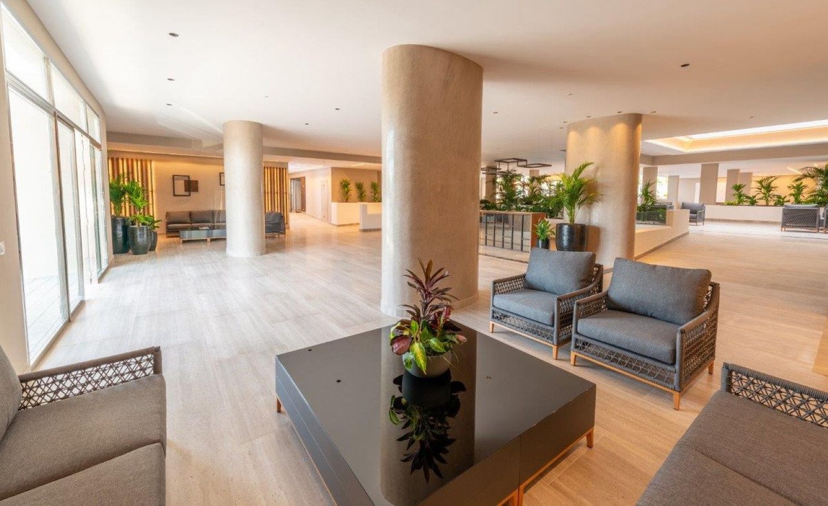 3 Bed Middle Floor Apartment in Nueva Andalucía