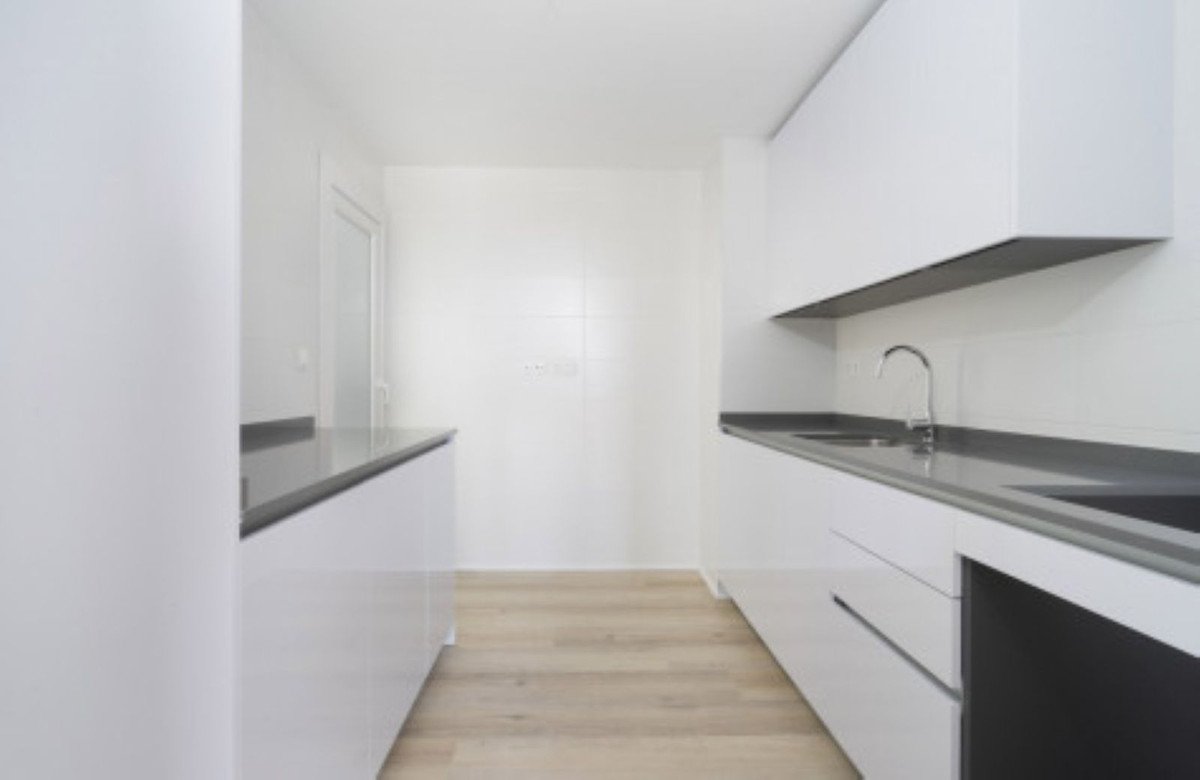 3 Bed Middle Floor Apartment in Nueva Andalucía
