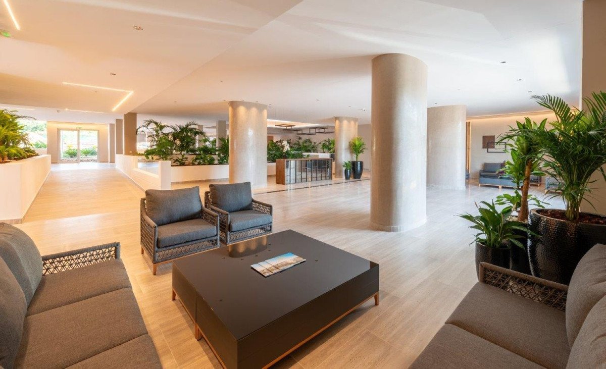 3 Bed Middle Floor Apartment in Nueva Andalucía