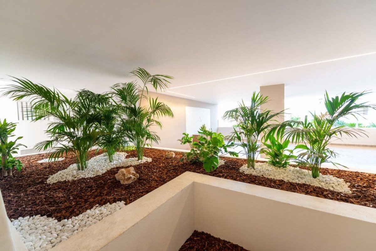 3 Bed Middle Floor Apartment in Nueva Andalucía
