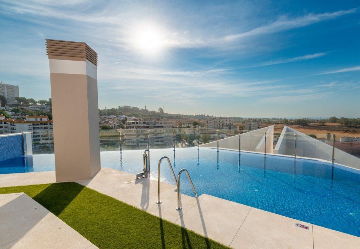 3 Bed Middle Floor Apartment in Nueva Andalucía