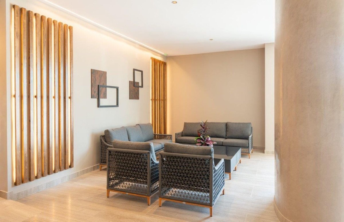 3 Bed Middle Floor Apartment in Nueva Andalucía