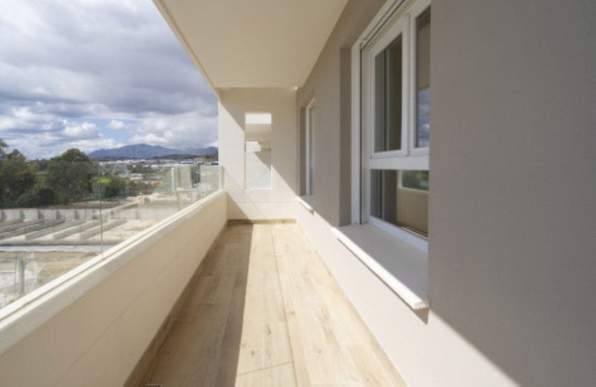 3 Bed Middle Floor Apartment in Nueva Andalucía