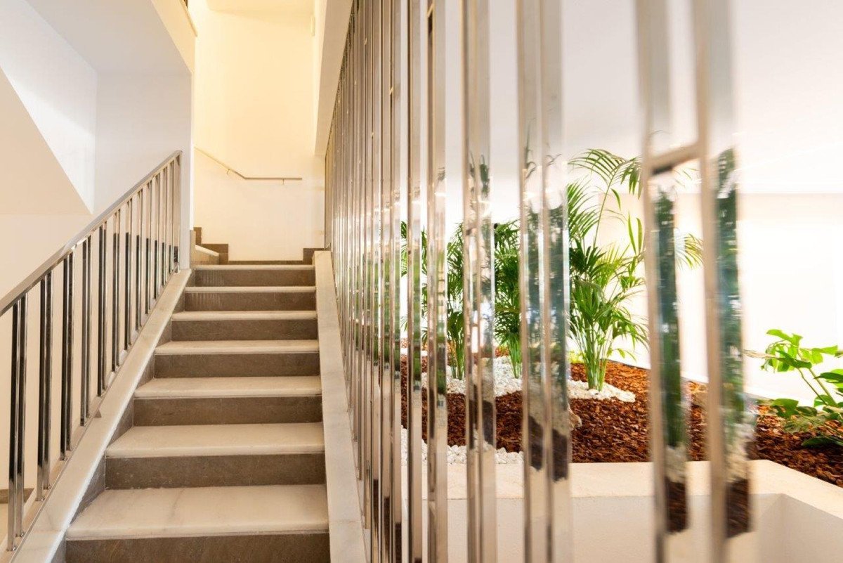 3 Bed Middle Floor Apartment in Nueva Andalucía