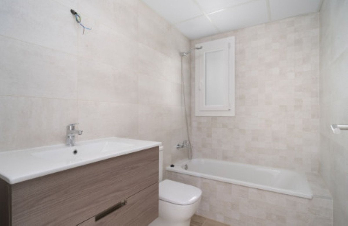 3 Bed Middle Floor Apartment in Nueva Andalucía