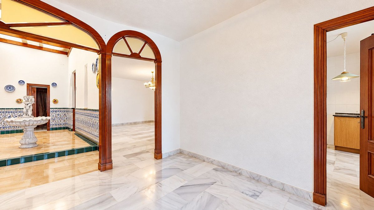7 Bed Detached Villa in Arroyo de la Miel