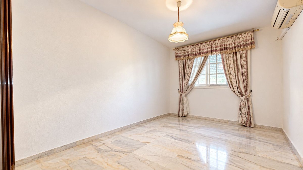 7 Bed Detached Villa in Arroyo de la Miel