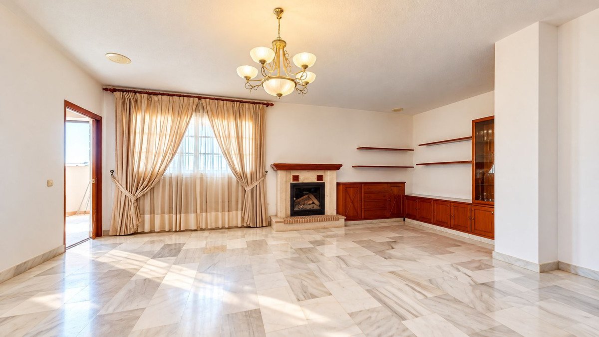 7 Bed Detached Villa in Arroyo de la Miel