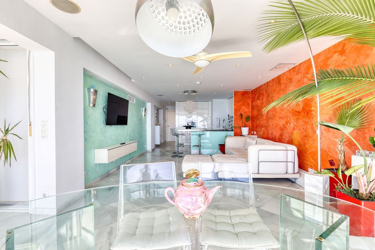 2 Bed Middle Floor Apartment in Benalmadena Costa