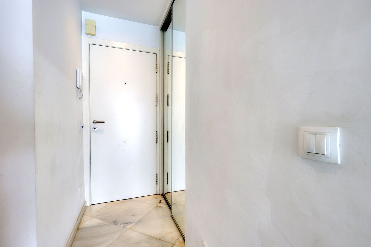 2 Bed Middle Floor Apartment in Benalmadena Costa