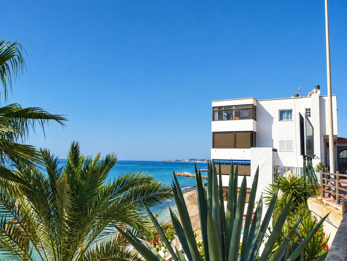 2 Bed Middle Floor Apartment in Benalmadena Costa