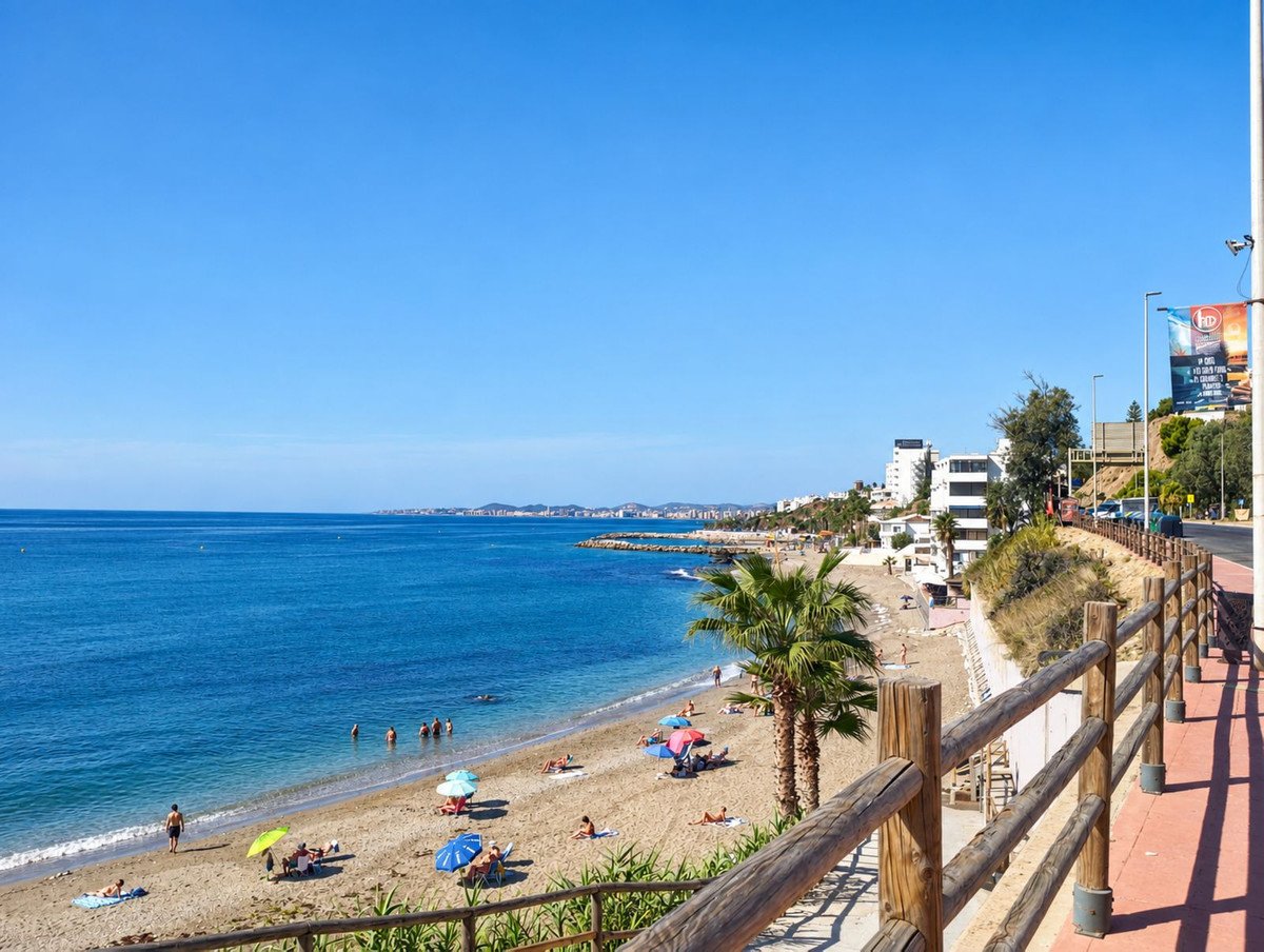 2 Bed Middle Floor Apartment in Benalmadena Costa