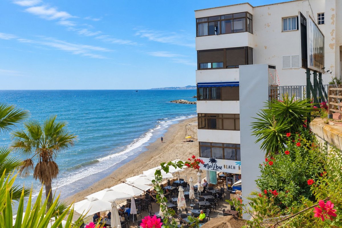 2 Bed Middle Floor Apartment in Benalmadena Costa
