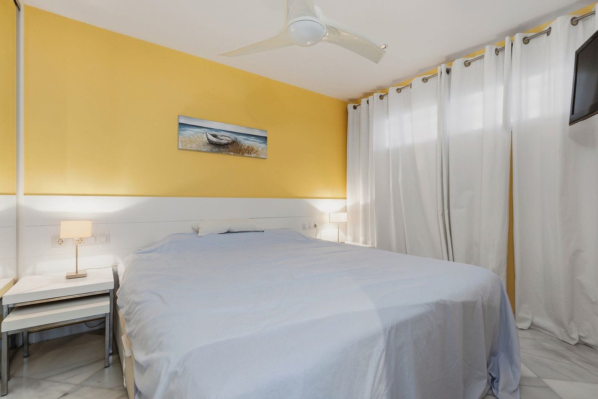 2 Bed Middle Floor Apartment in Benalmadena Costa