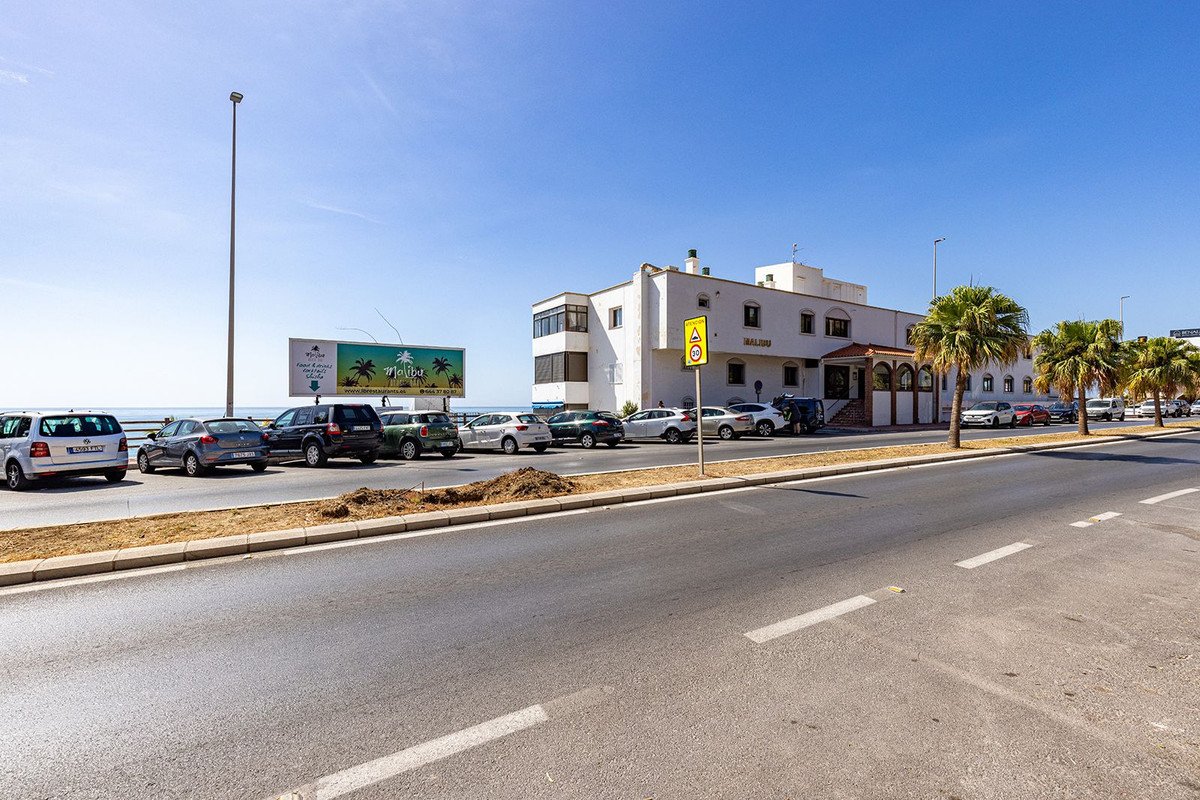 2 Bed Middle Floor Apartment in Benalmadena Costa
