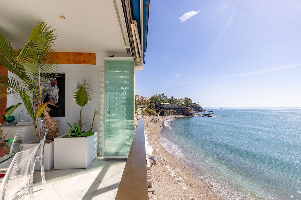 2 Bed Middle Floor Apartment in Benalmadena Costa
