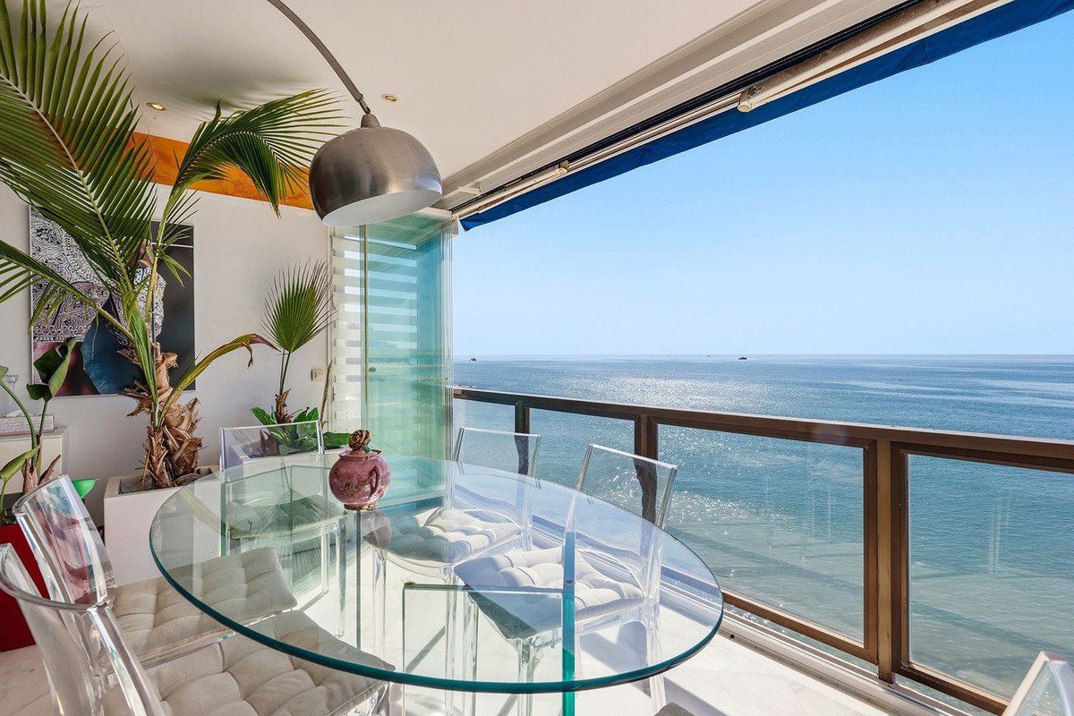 2 Bed Middle Floor Apartment in Benalmadena Costa