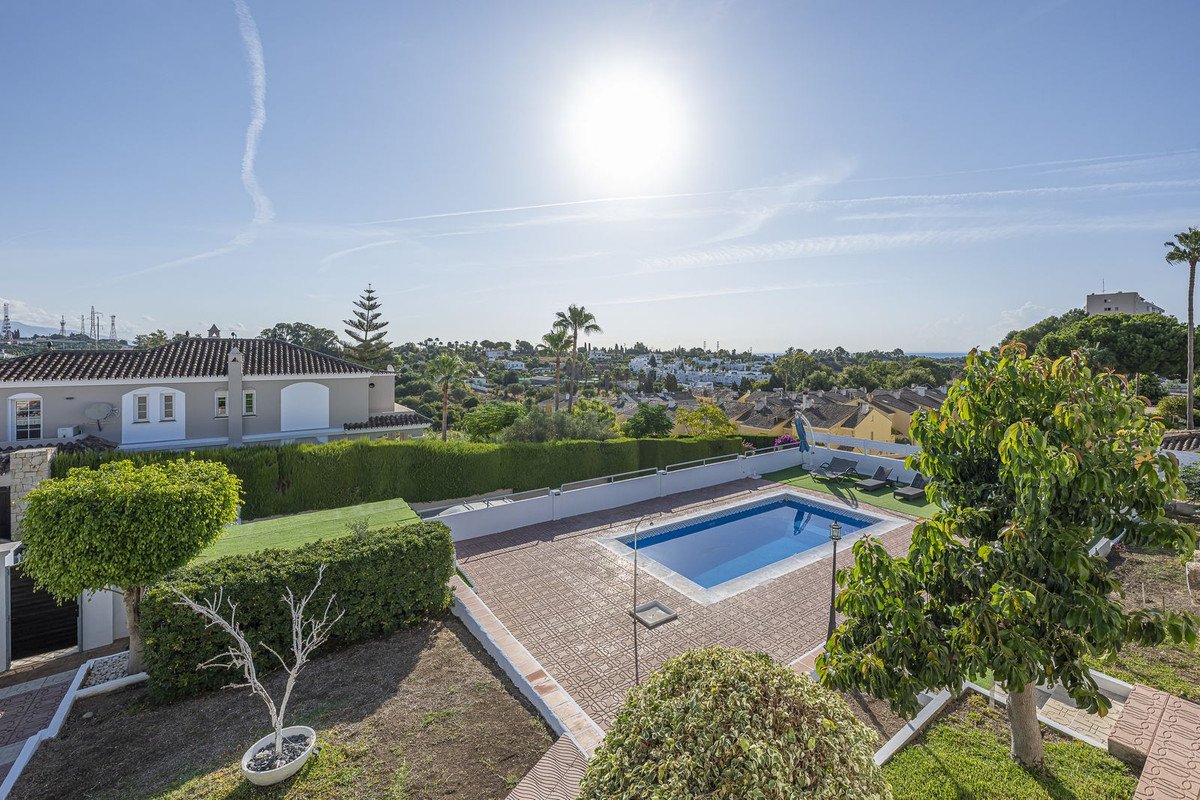 3 Bed Detached Villa in Estepona