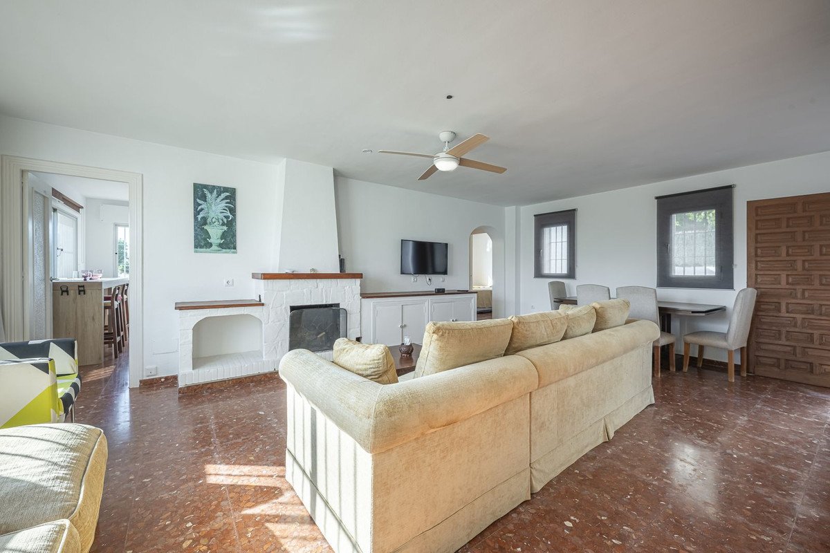 3 Bed Detached Villa in Estepona