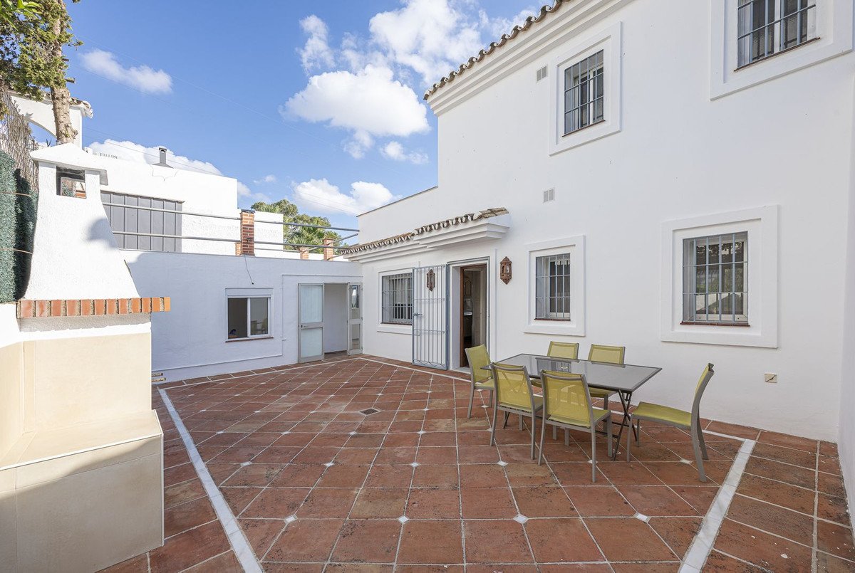 3 Bed Detached Villa in Estepona