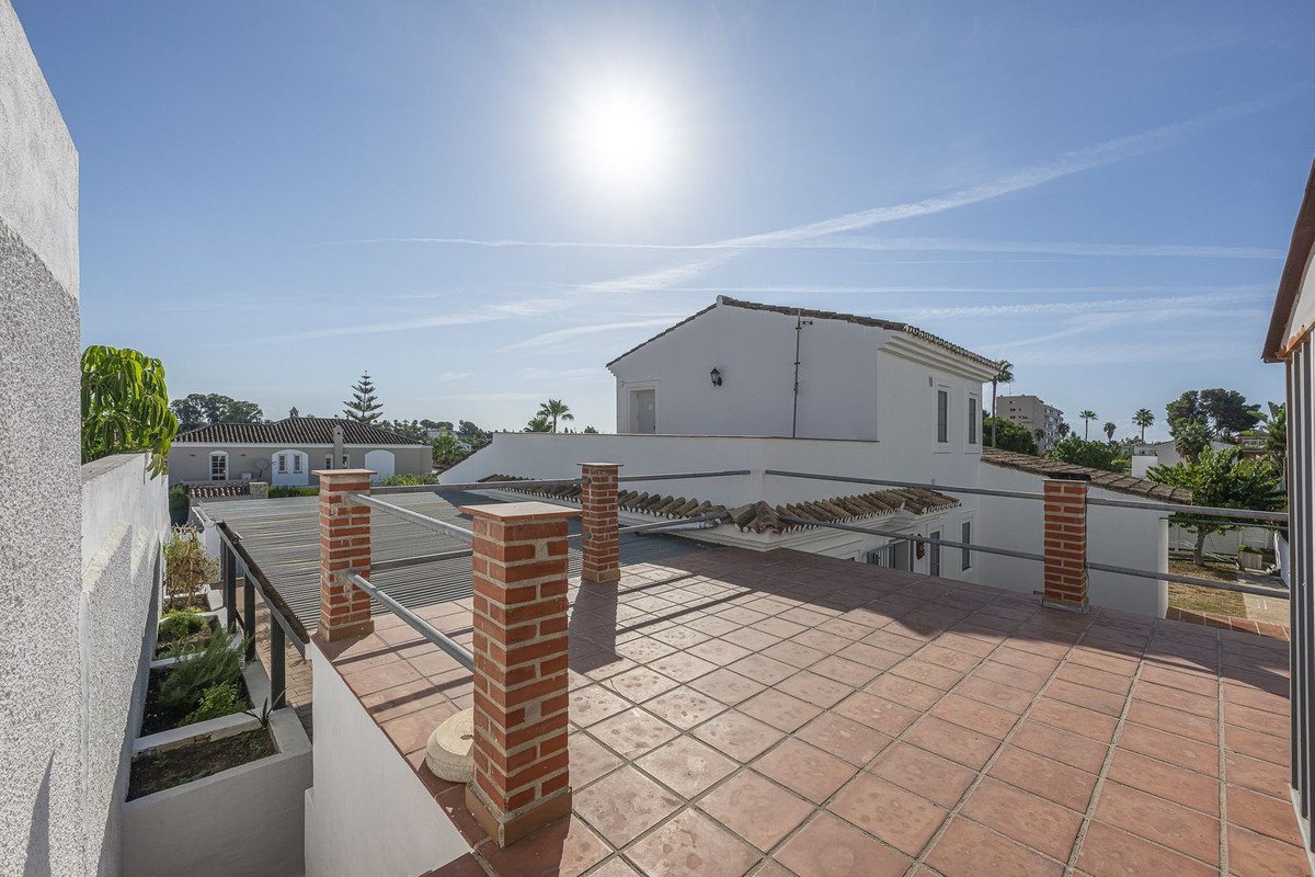 3 Bed Detached Villa in Estepona