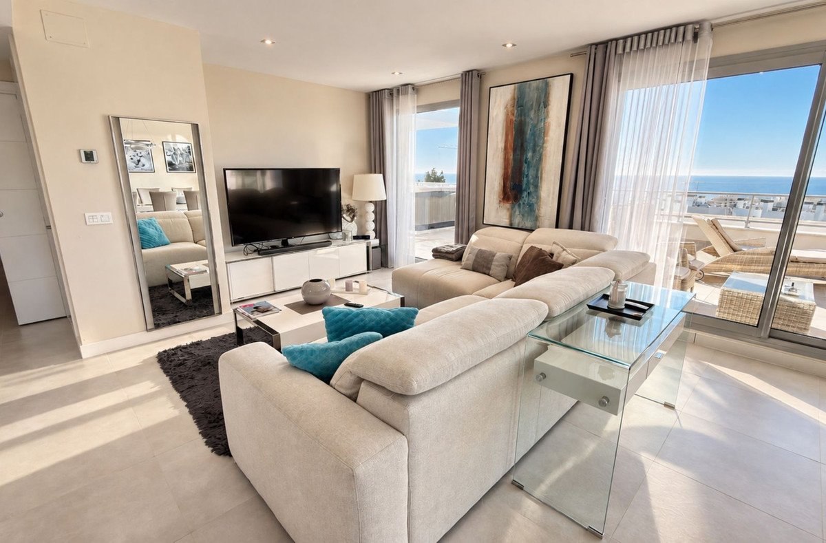 3 Bed Penthouse in Las Lagunas