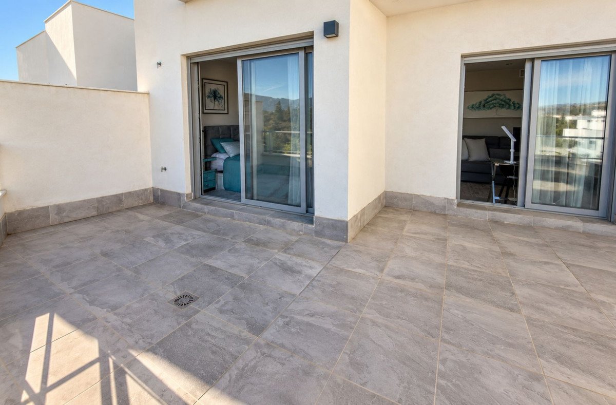 3 Bed Penthouse in Las Lagunas