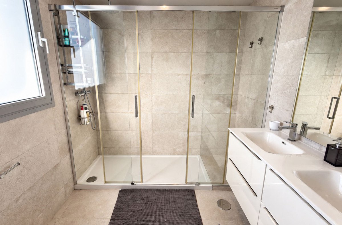3 Bed Penthouse in Las Lagunas