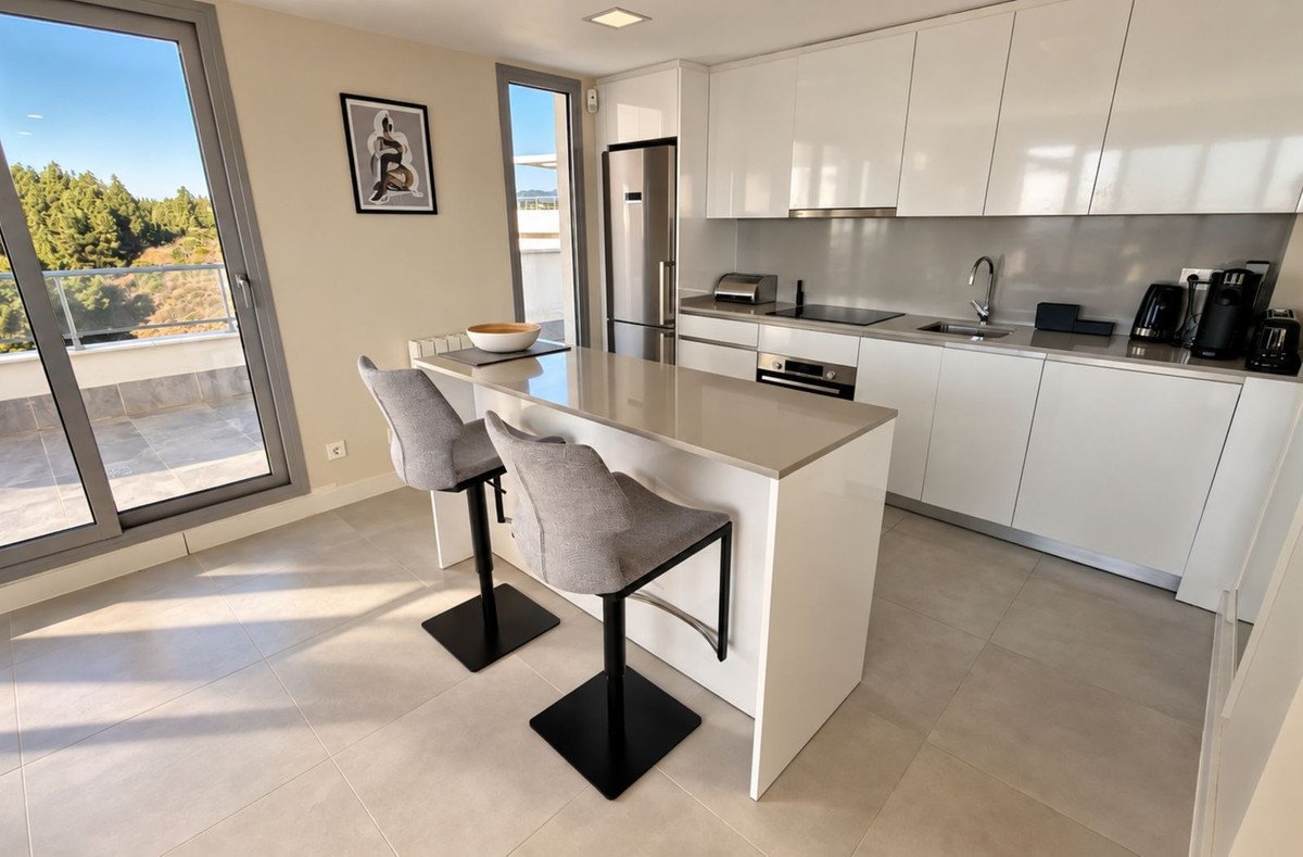 3 Bed Penthouse in Las Lagunas