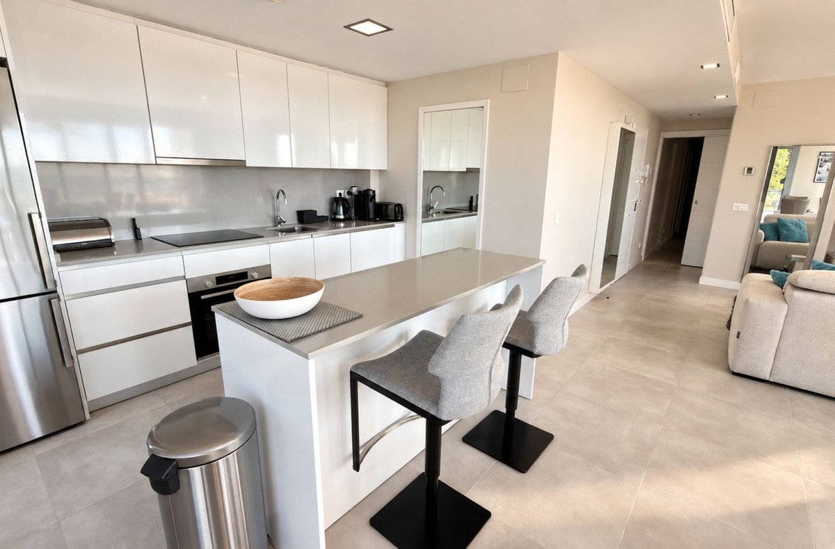 3 Bed Penthouse in Las Lagunas