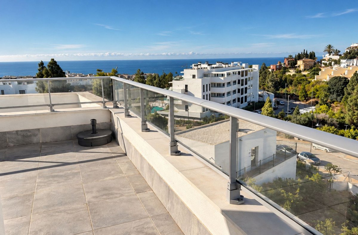 3 Bed Penthouse in Las Lagunas