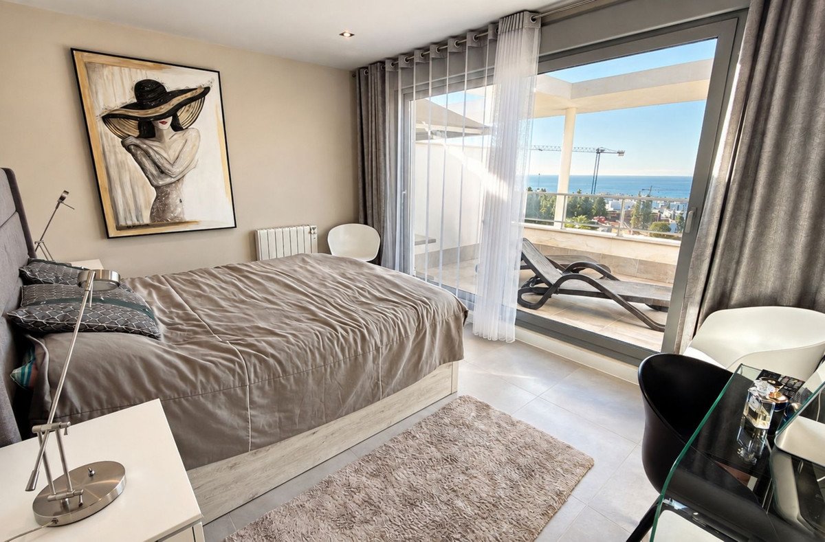 3 Bed Penthouse in Las Lagunas