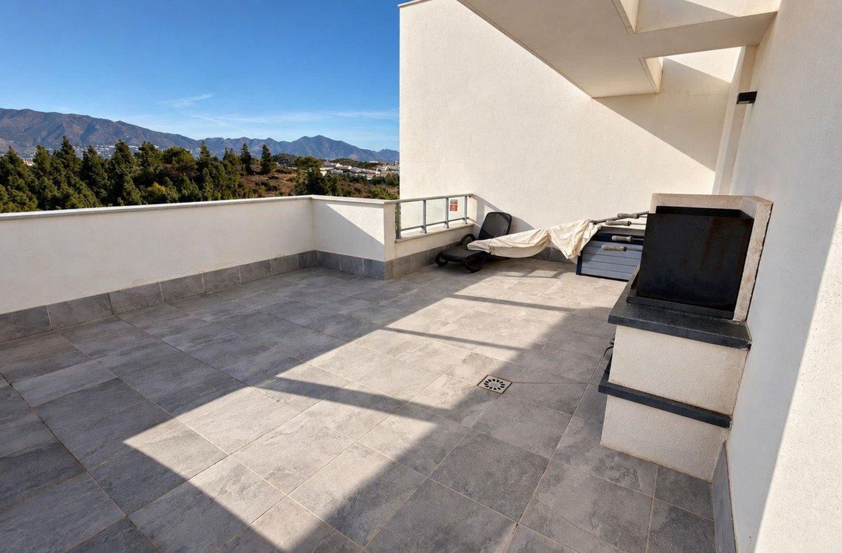 3 Bed Penthouse in Las Lagunas