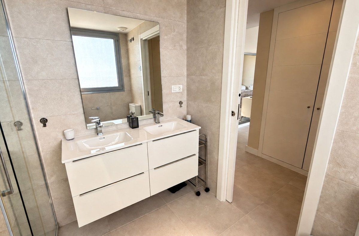 3 Bed Penthouse in Las Lagunas