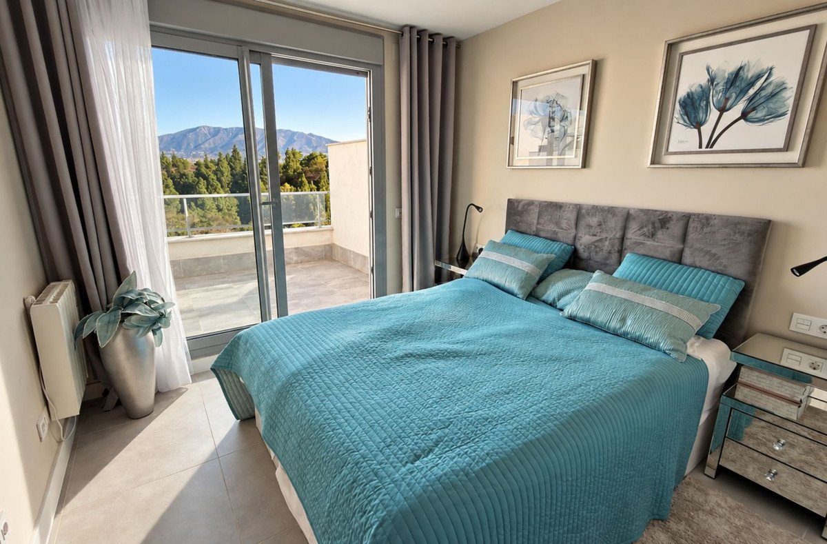3 Bed Penthouse in Las Lagunas