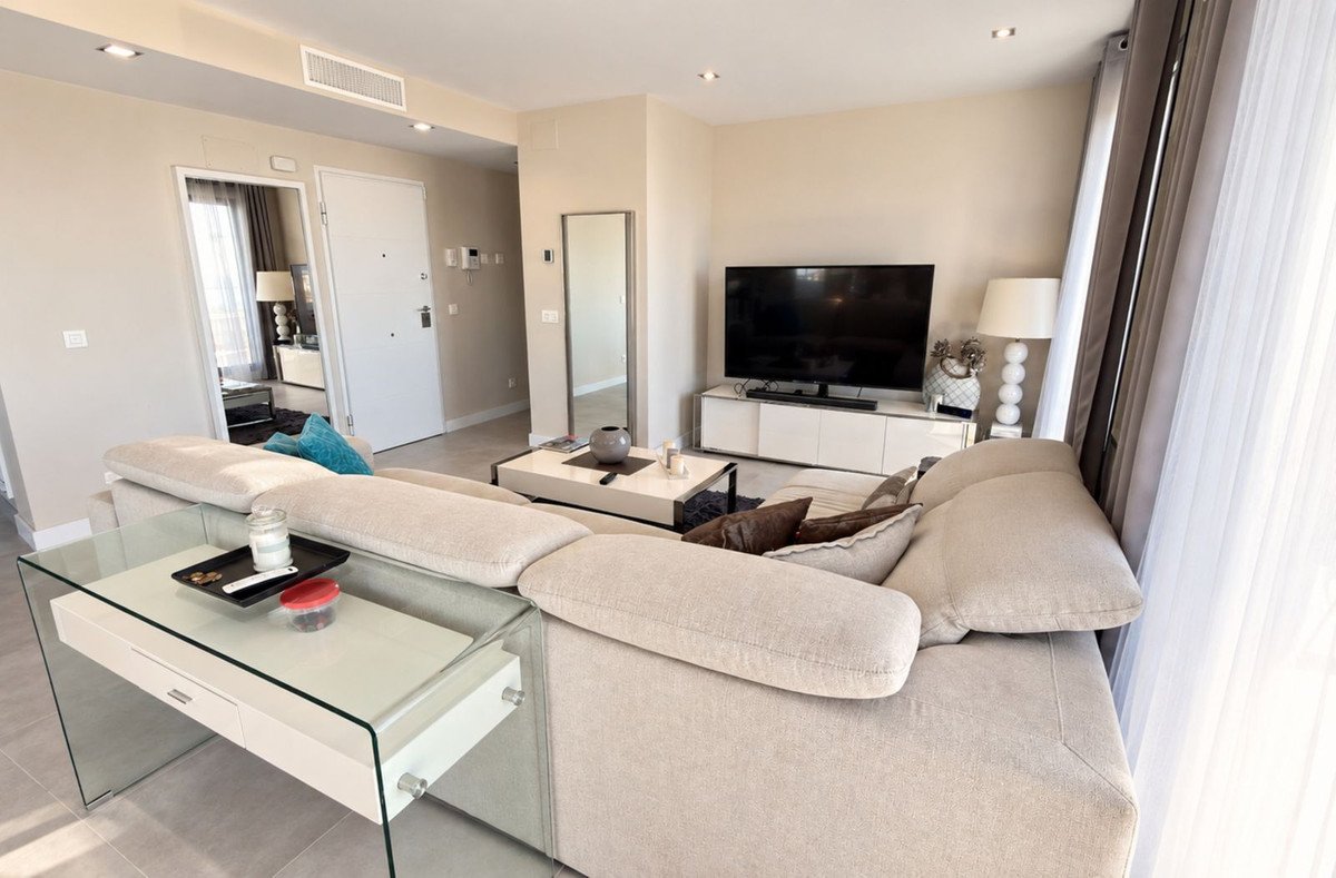 3 Bed Penthouse in Las Lagunas