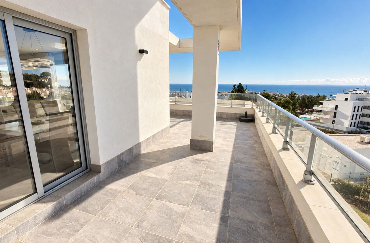 3 Bed Penthouse in Las Lagunas