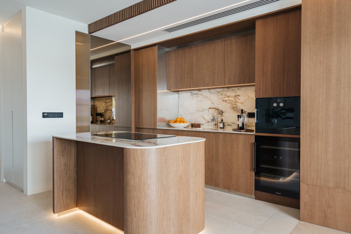 2 Bed Middle Floor Apartment in The Golden Mile